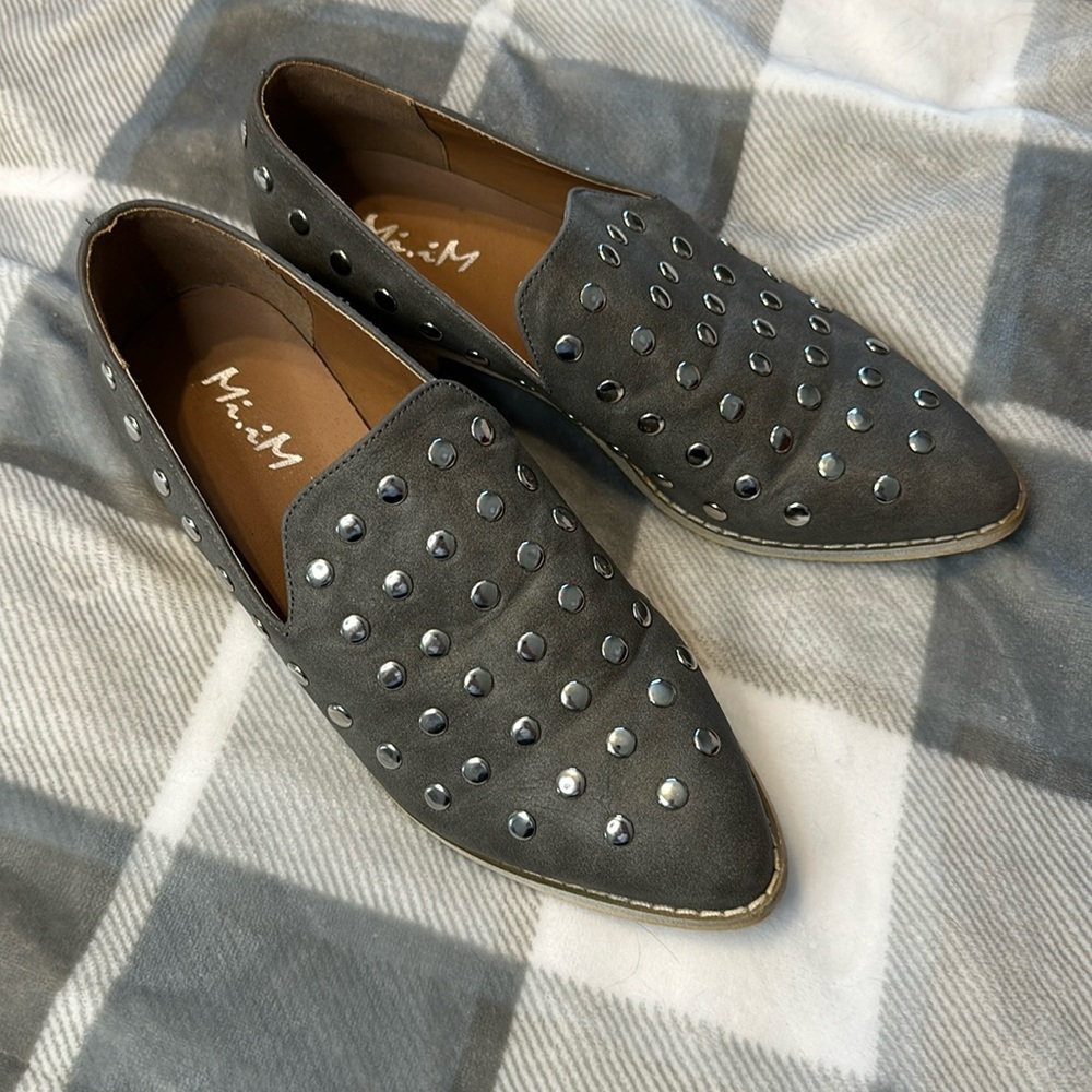 Mi.iM Lex Gray Studded Pointed Toe Women’s Slip On Shoes Loafers Faux Suede